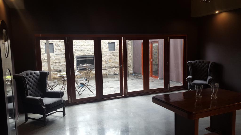 Hostal Montrose Barn House Exterior foto